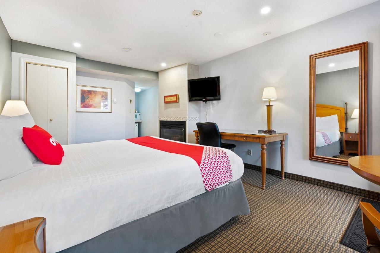First Canada Hotel Cornwall Hwy 401 On 외부 사진