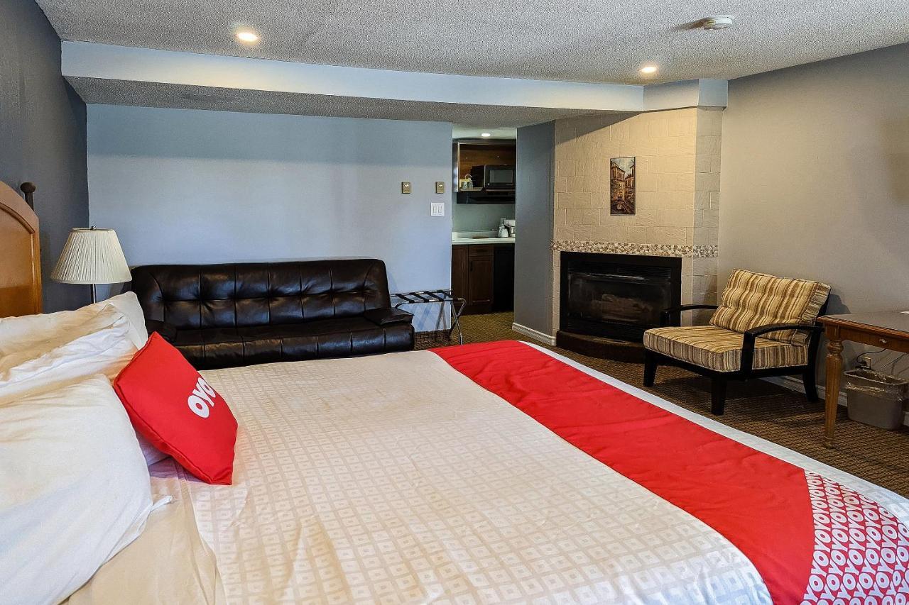 First Canada Hotel Cornwall Hwy 401 On 외부 사진
