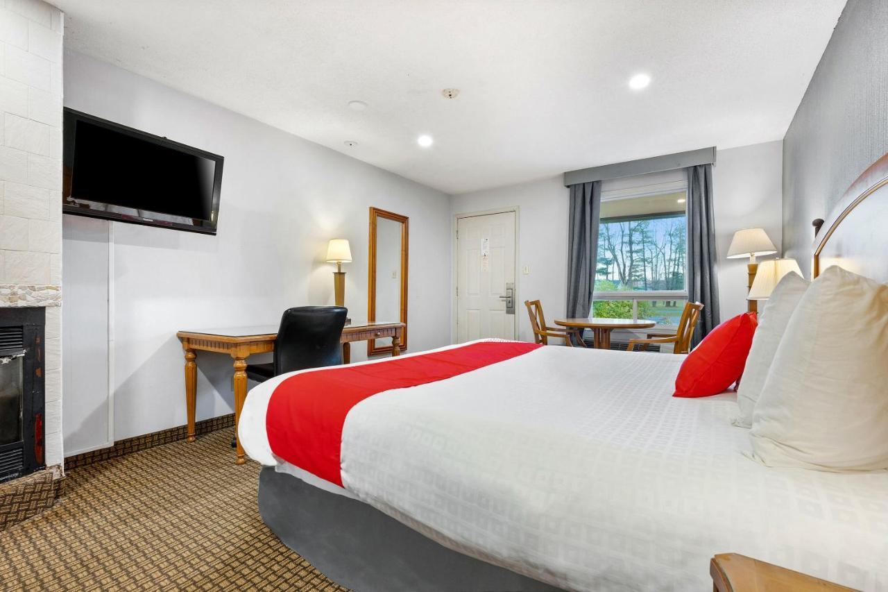 First Canada Hotel Cornwall Hwy 401 On 외부 사진
