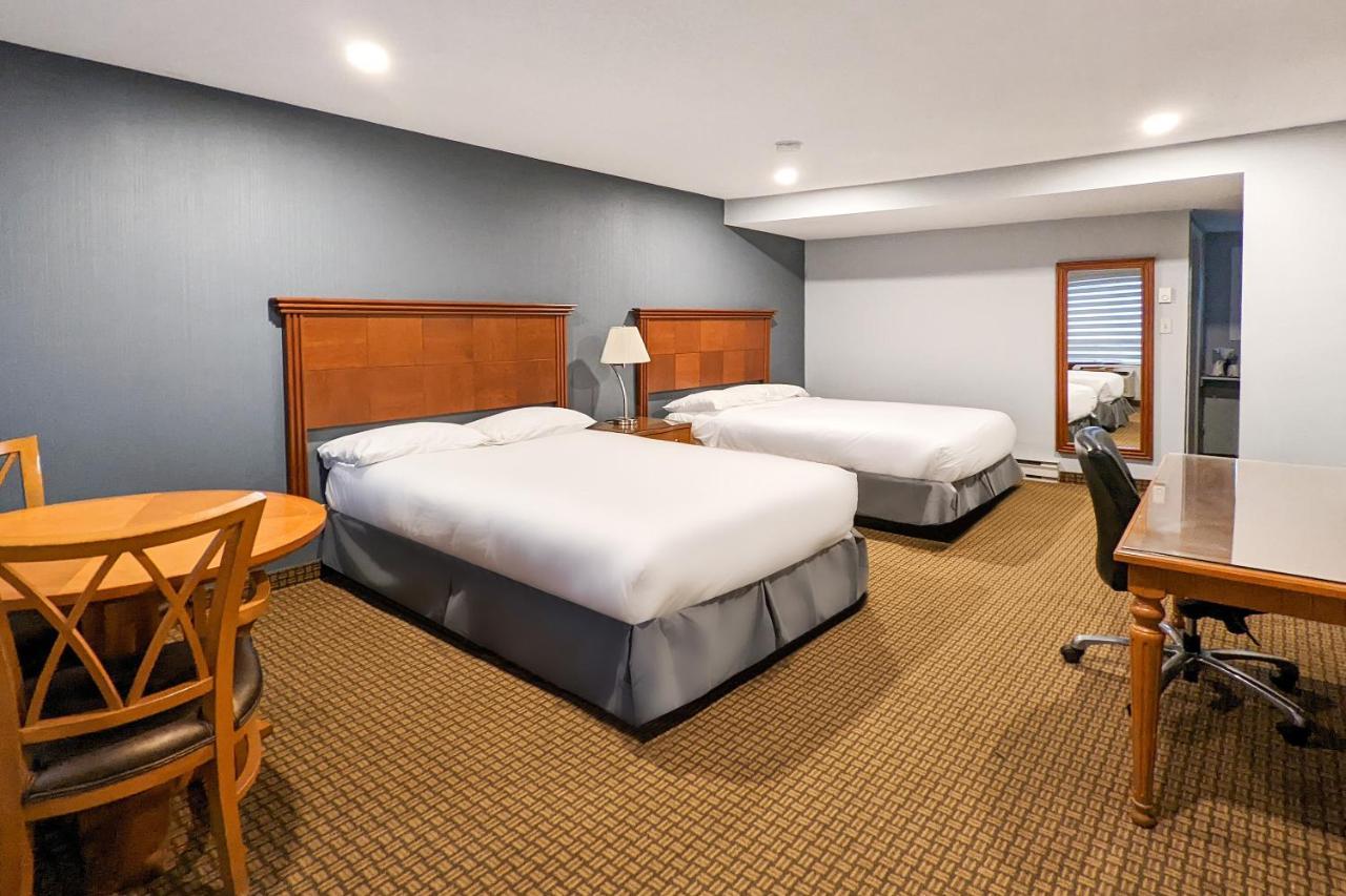 First Canada Hotel Cornwall Hwy 401 On 외부 사진