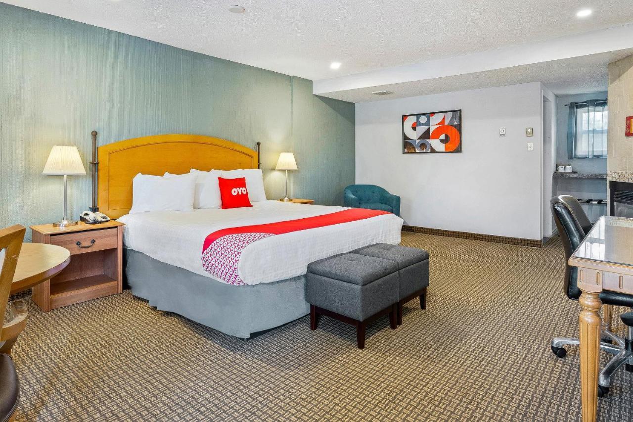 First Canada Hotel Cornwall Hwy 401 On 외부 사진