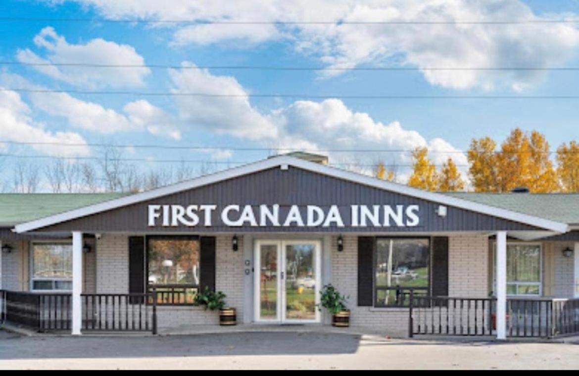 First Canada Hotel Cornwall Hwy 401 On 외부 사진