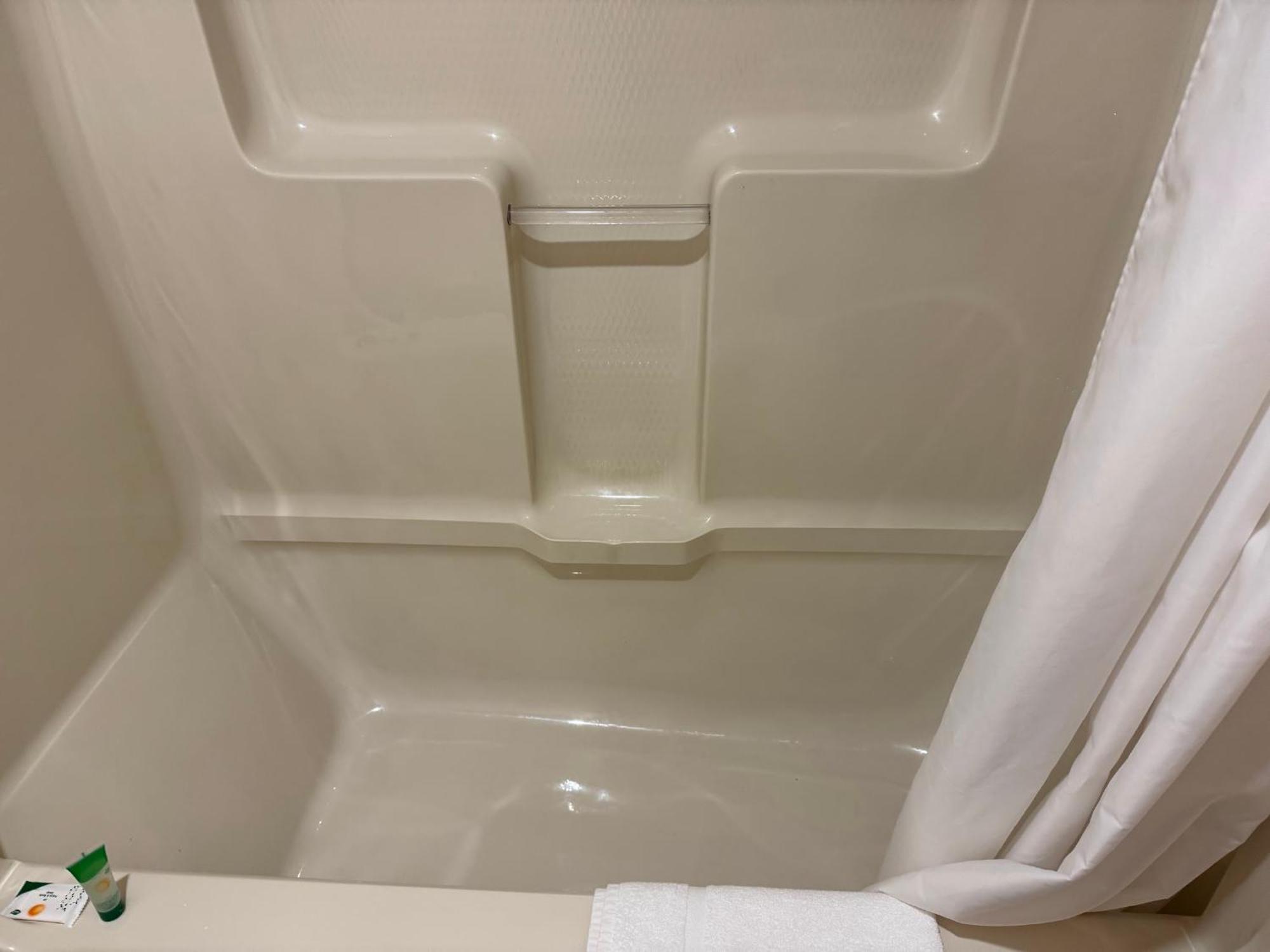 First Canada Hotel Cornwall Hwy 401 On 외부 사진